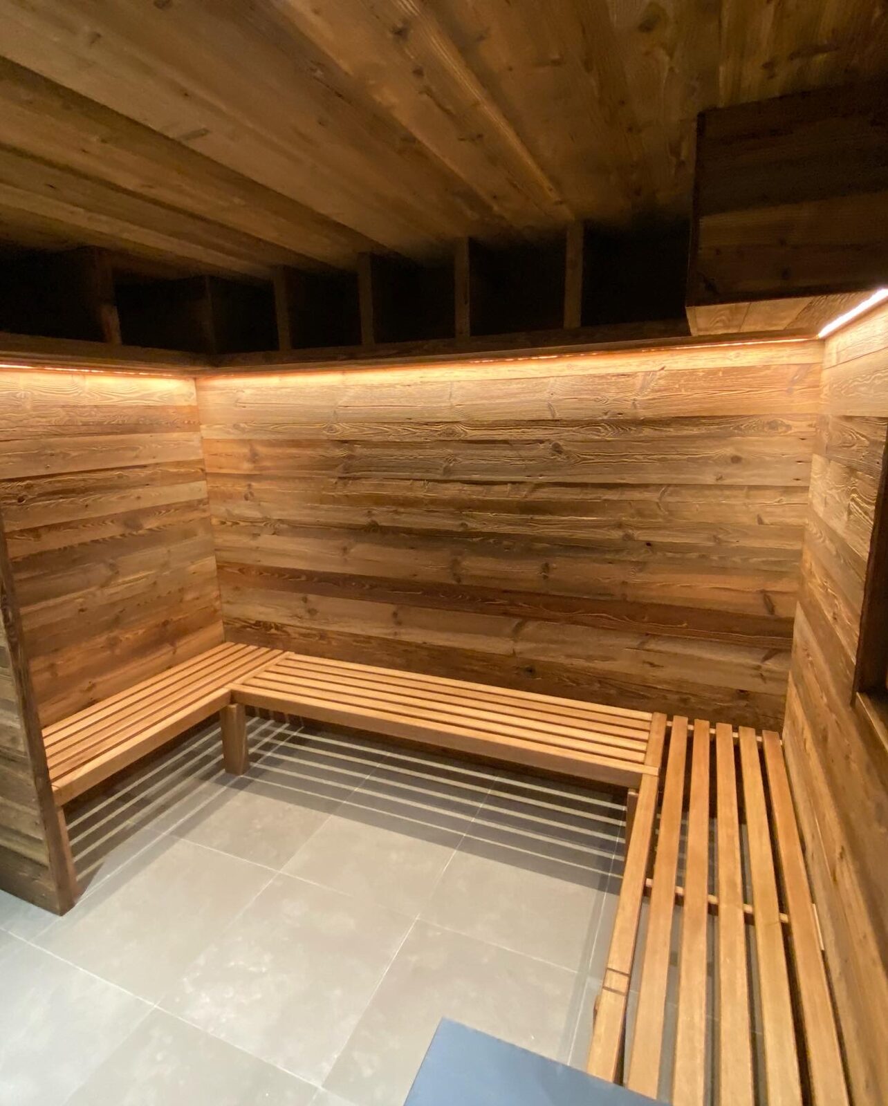 Warm timber sauna