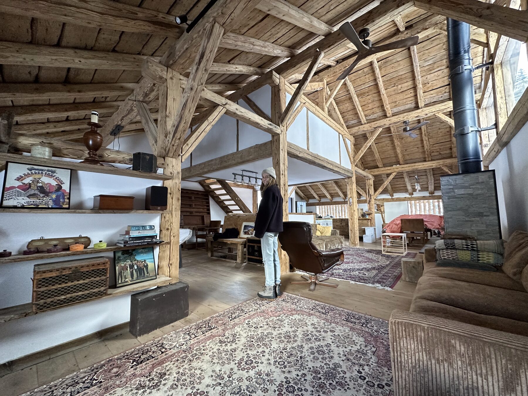 Vaulted chalet living room