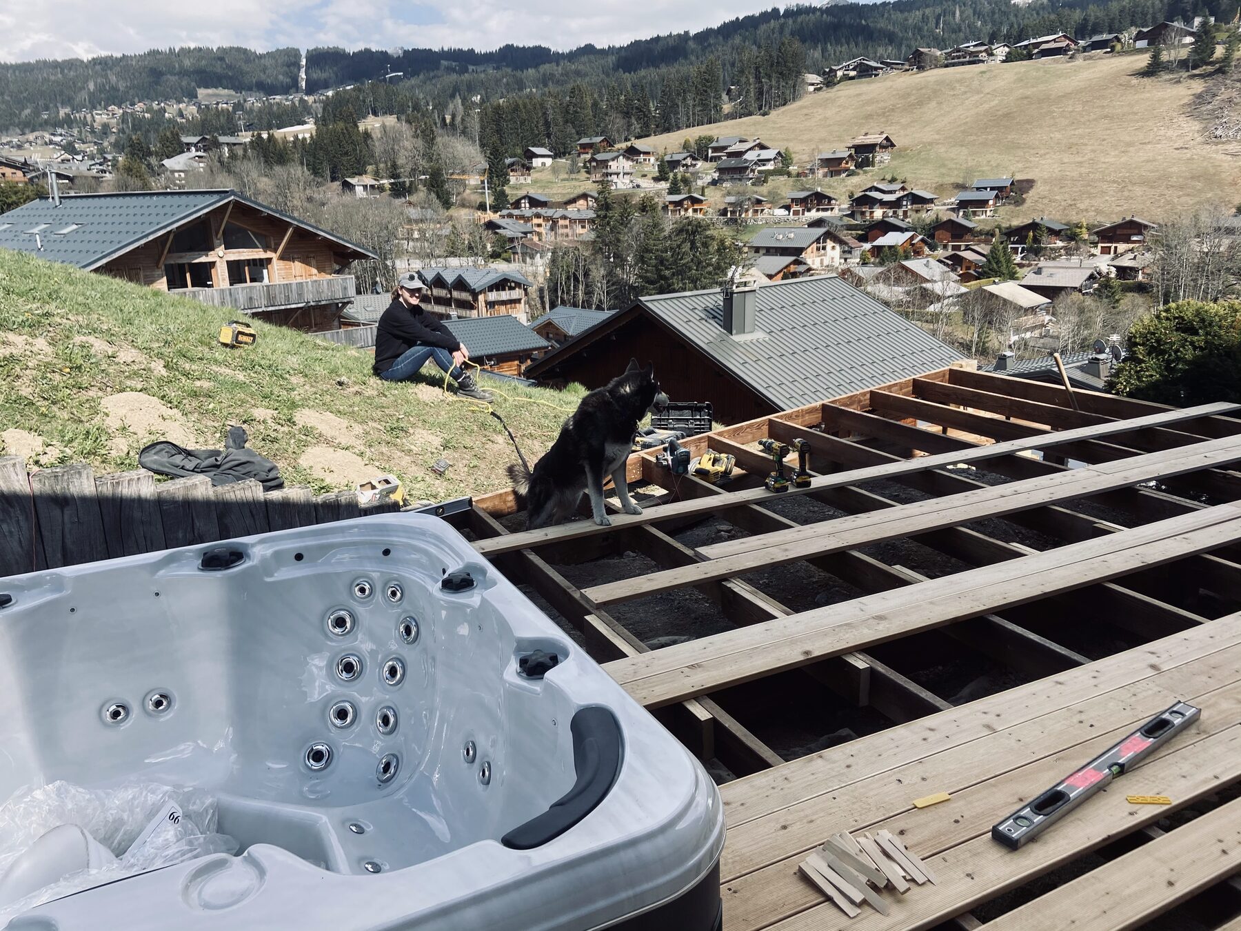 Hot tub with a valley view